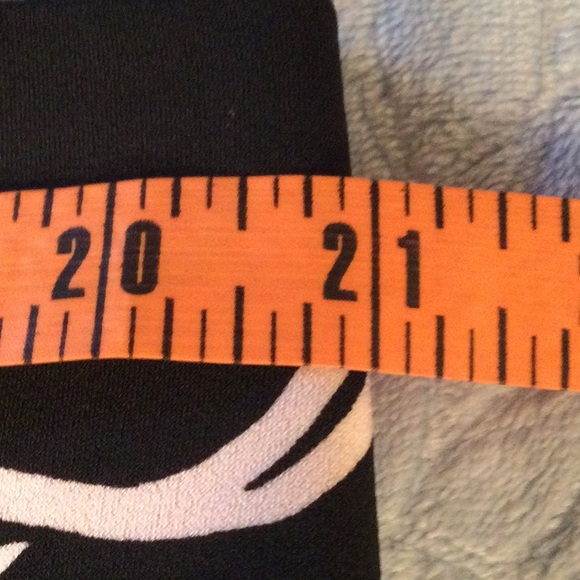 🌟 Worthington Black with White Outlined Flowers - Picture 7 of 12